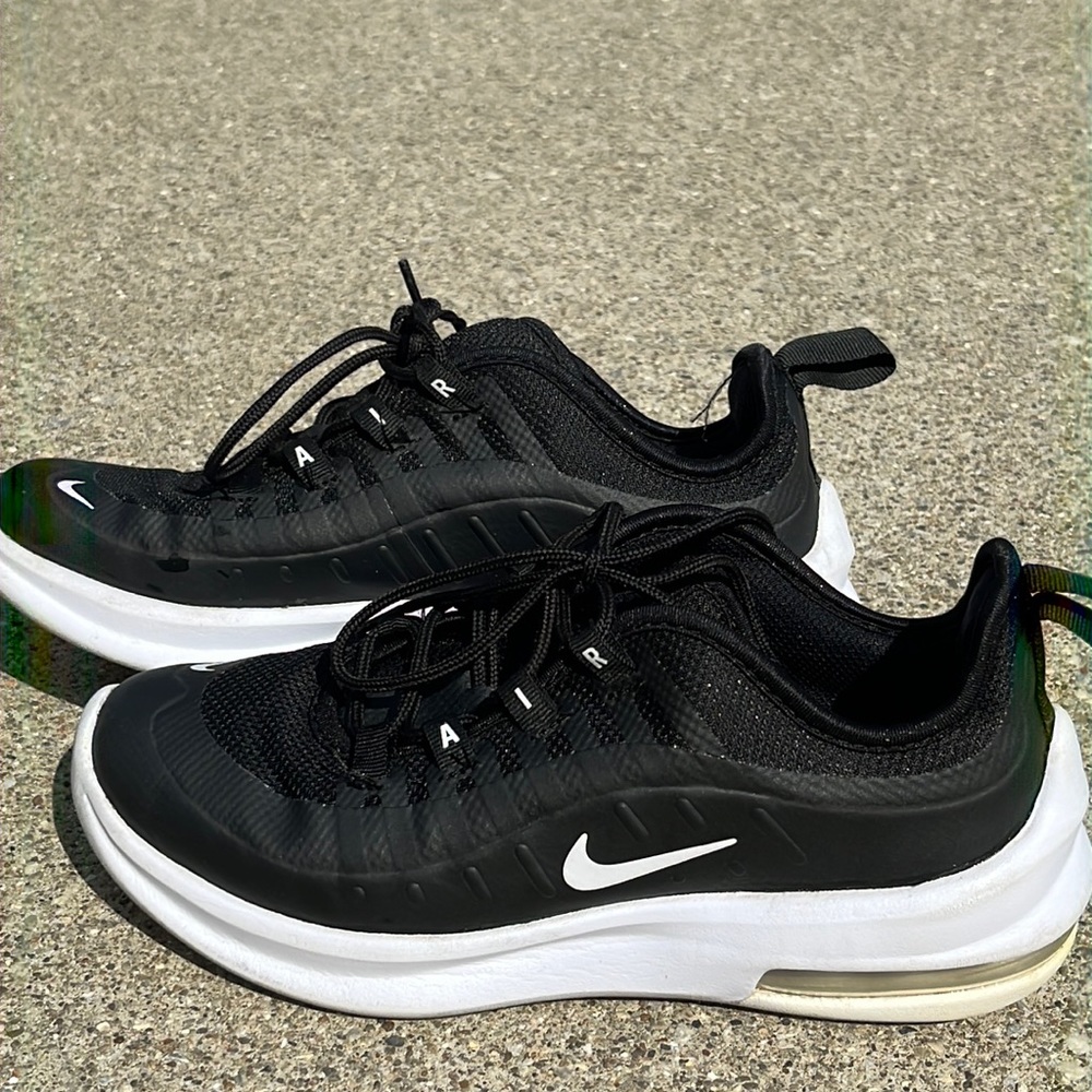 Nike Air Max, Youth Size 2